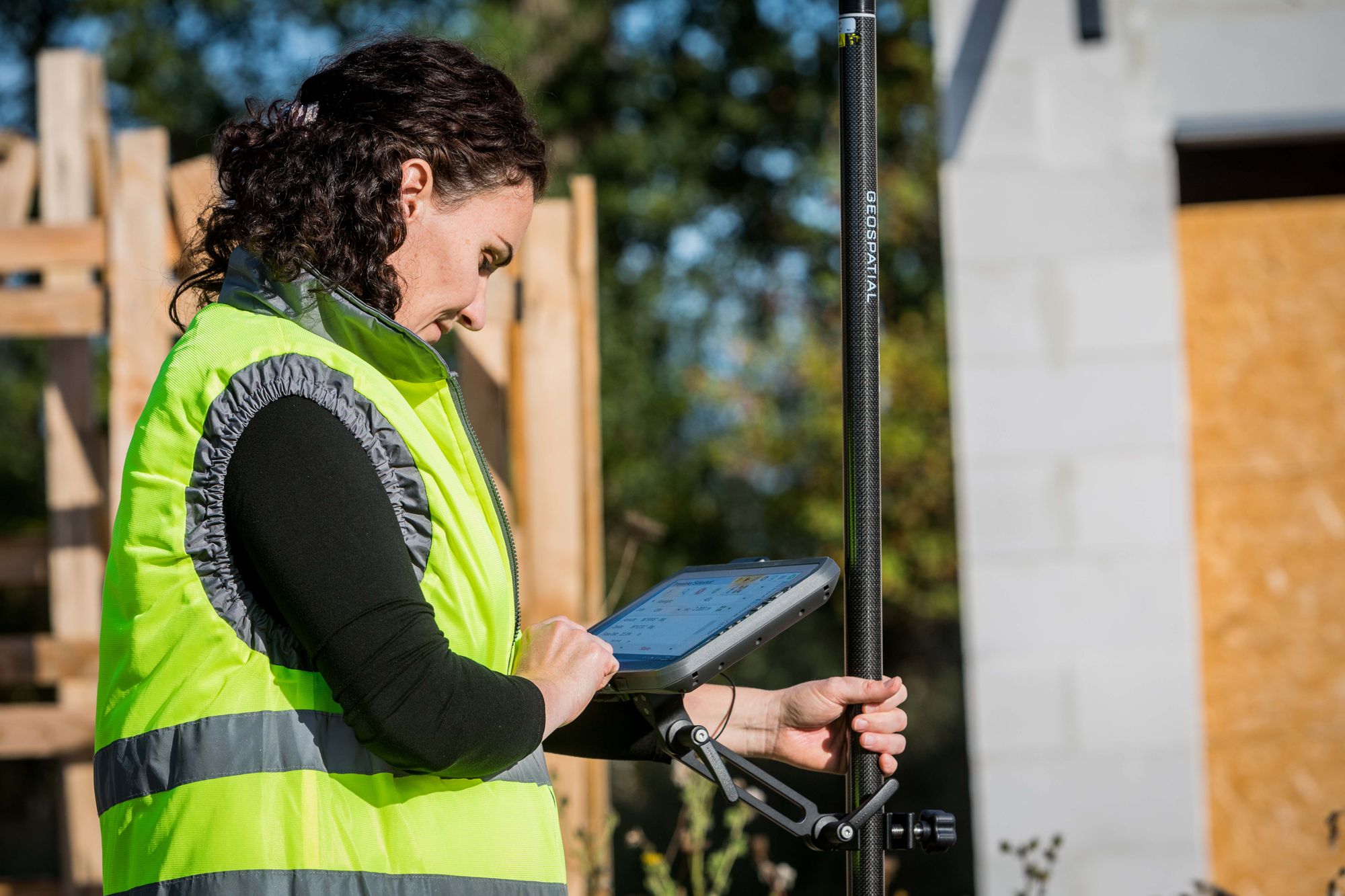 новый планшет trimble t100