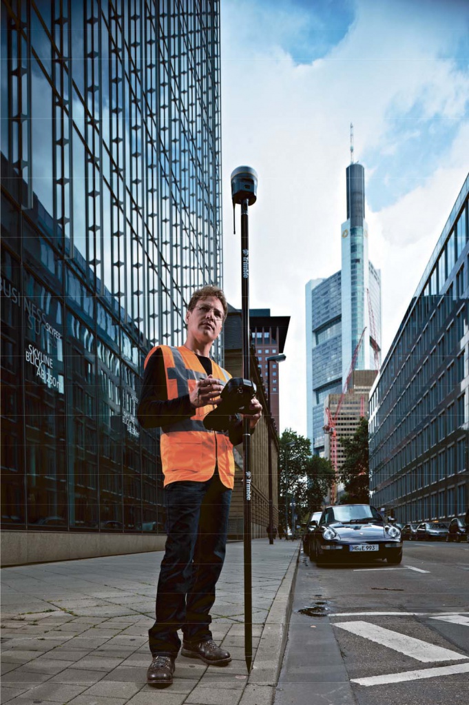 Рисунок 3: Приемник Trimble R10 с технологией Trimble 360 в городских условиях