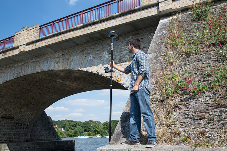 Spectra-Precision-SP80-GNSS-Receiver-River-W.jpg