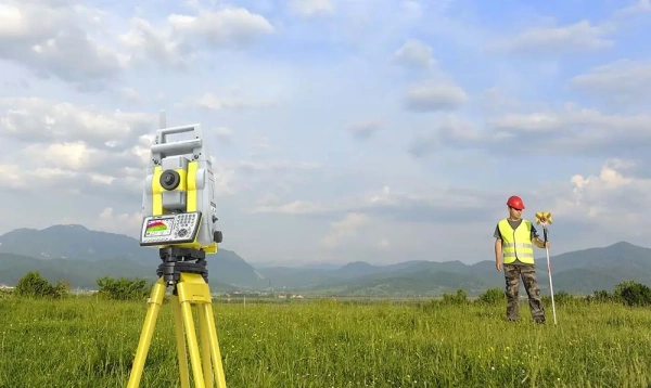 Тахеометр GeoMax Zoom90R, 5", A5 от «ФокусГео»