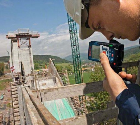 Лазерный дальномер Bosch GLM 250 VF Professional от «ФокусГео»