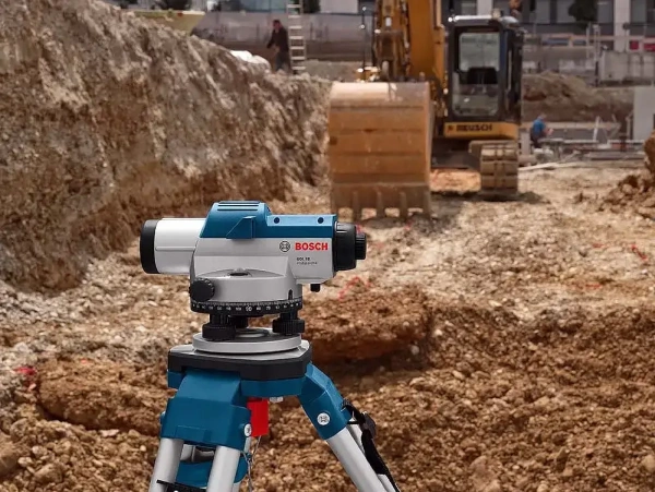 Оптический нивелир Оптический нивелир Bosch GOL 20 D Professional от «ФокусГео»