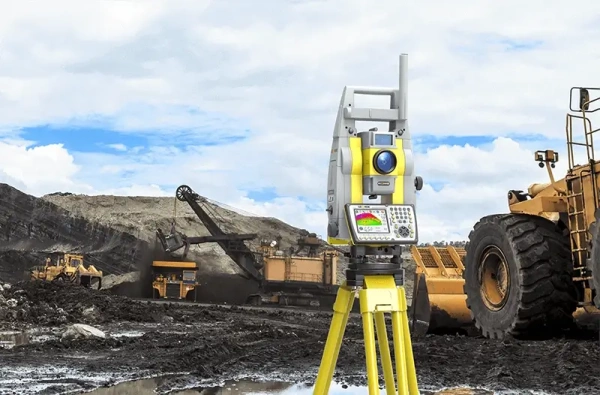 Тахеометр GeoMax Zoom70, 1", A5 от «ФокусГео»